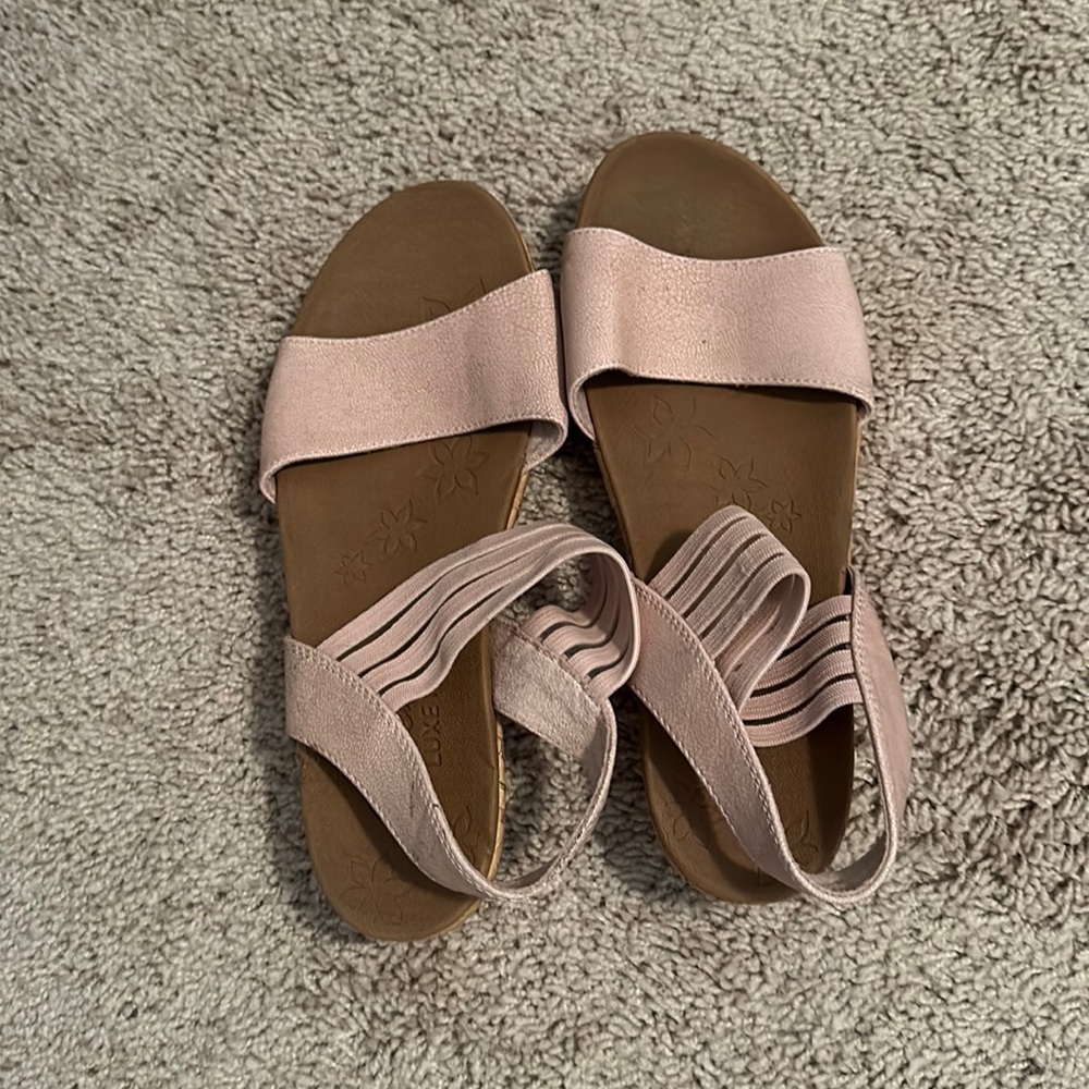 Skechers luxe foam sandals